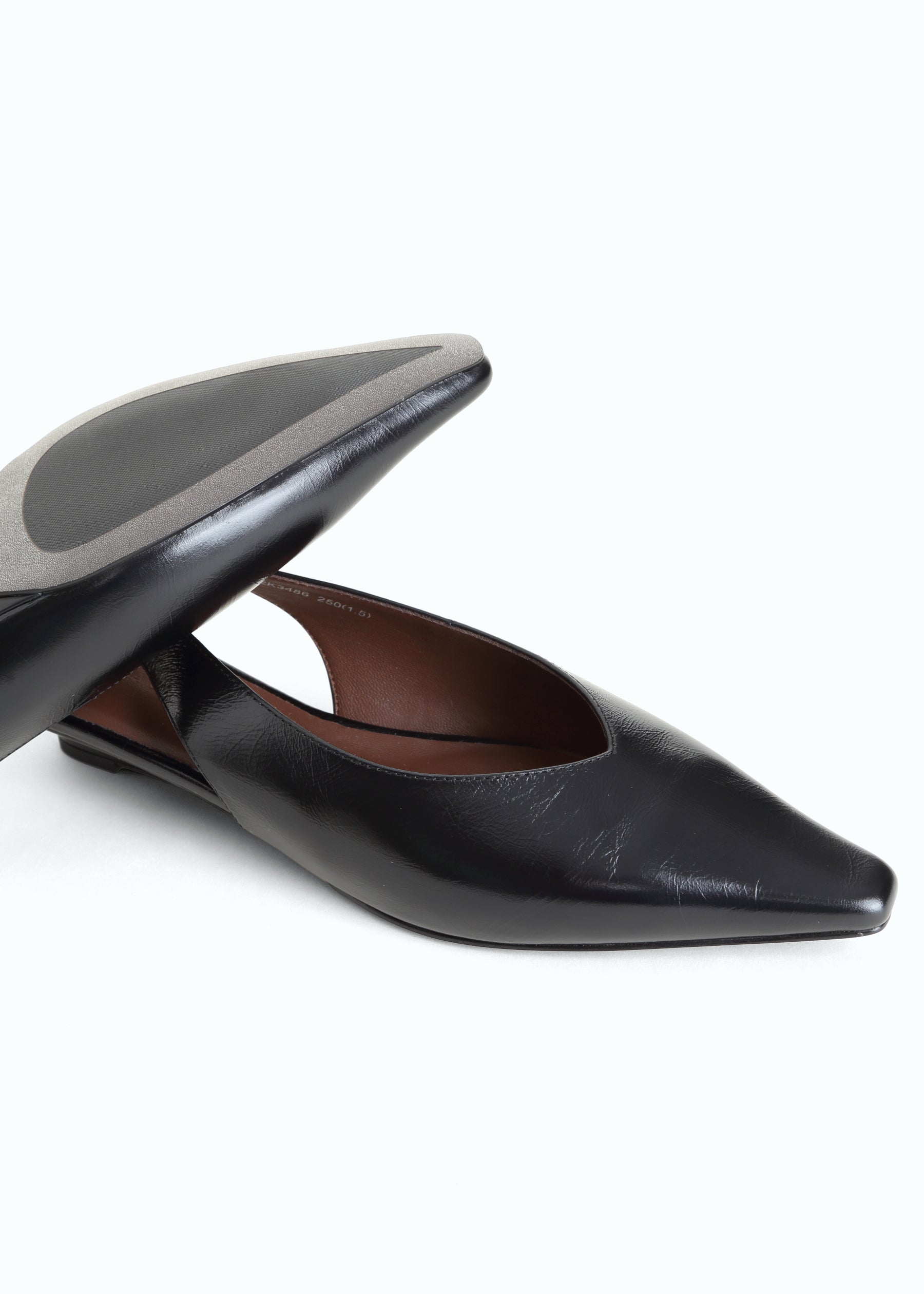 Prua Pointed Slingback Flat