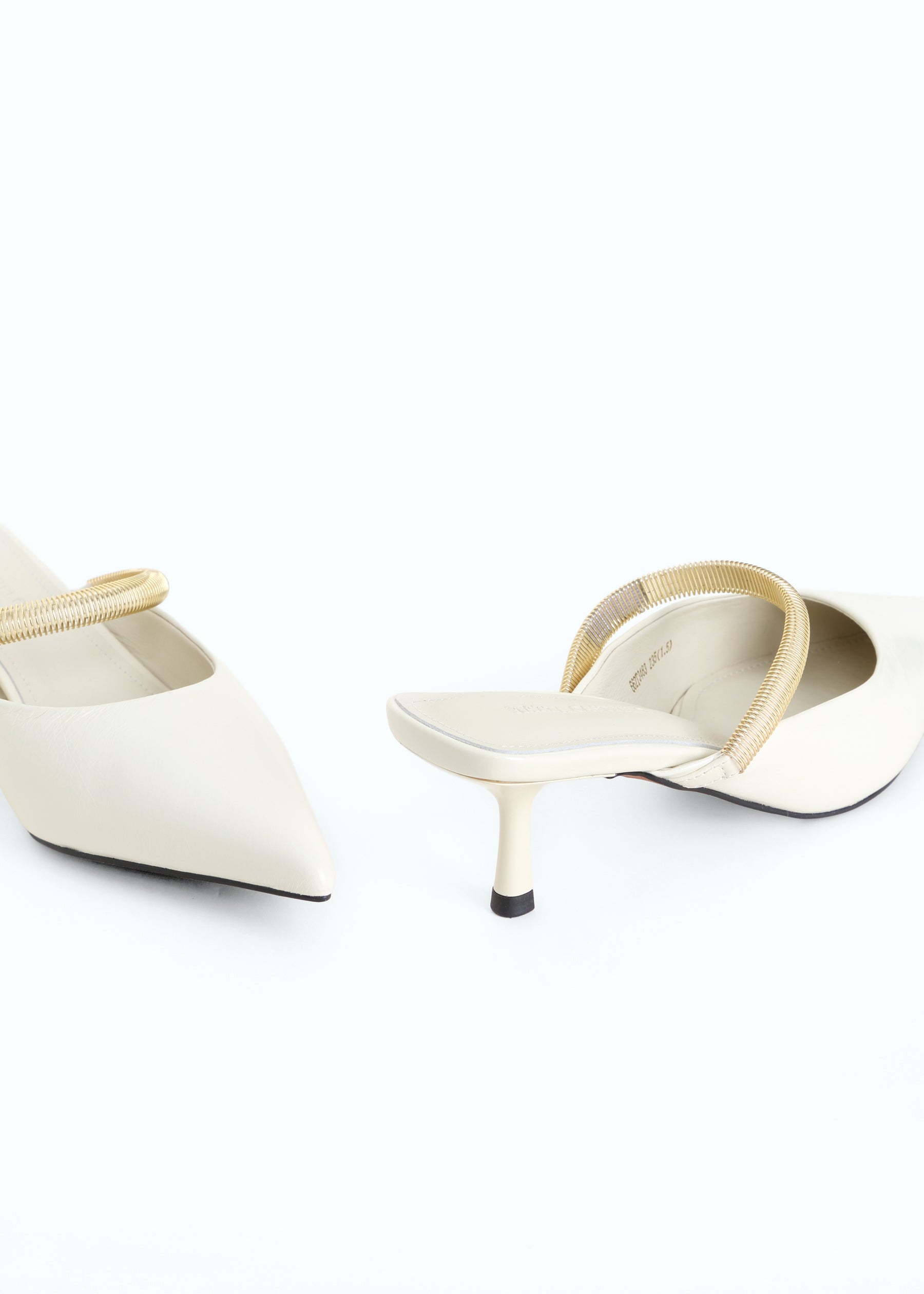 Slancio Kitten Heel Pump