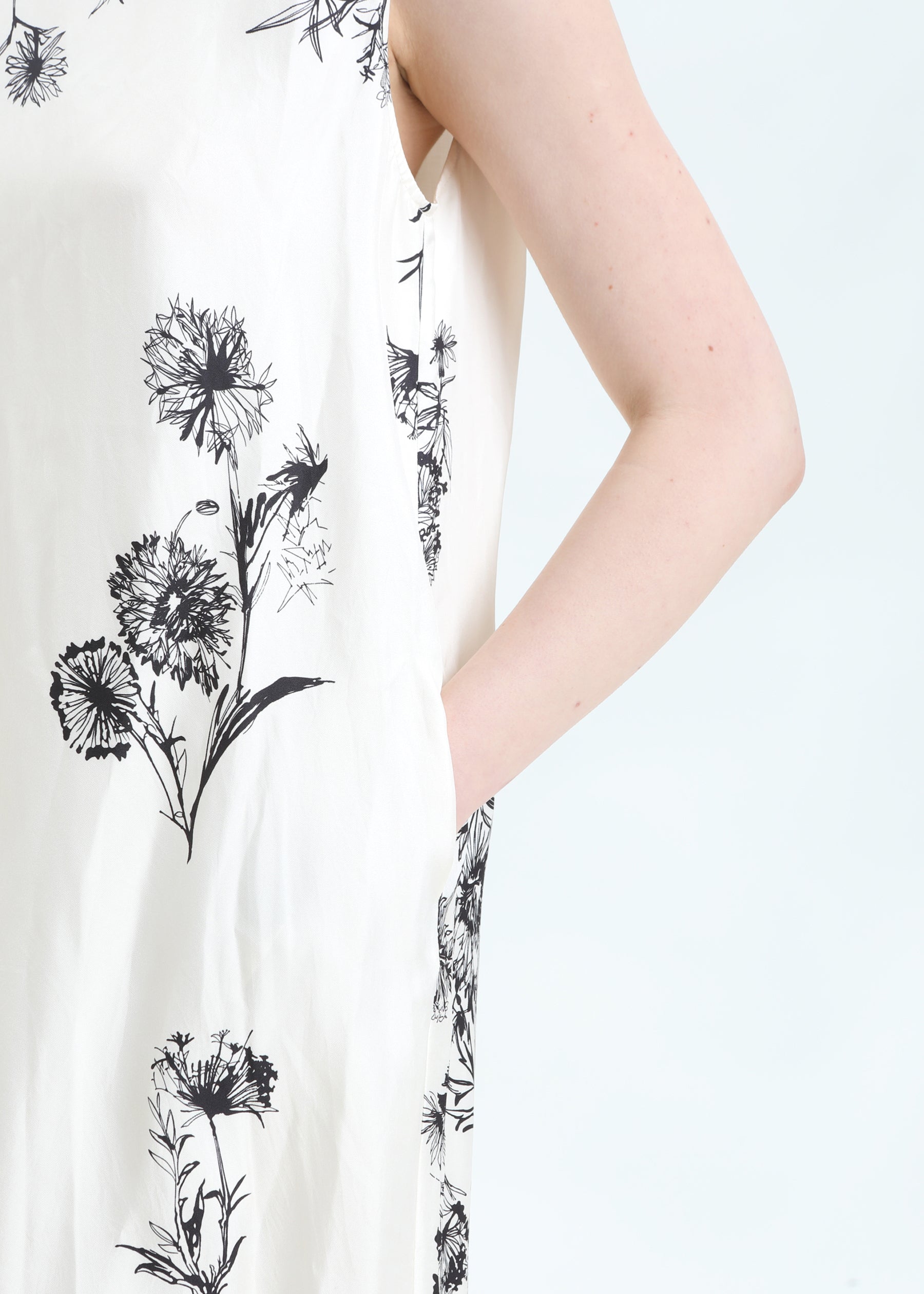 Neraviva Dress