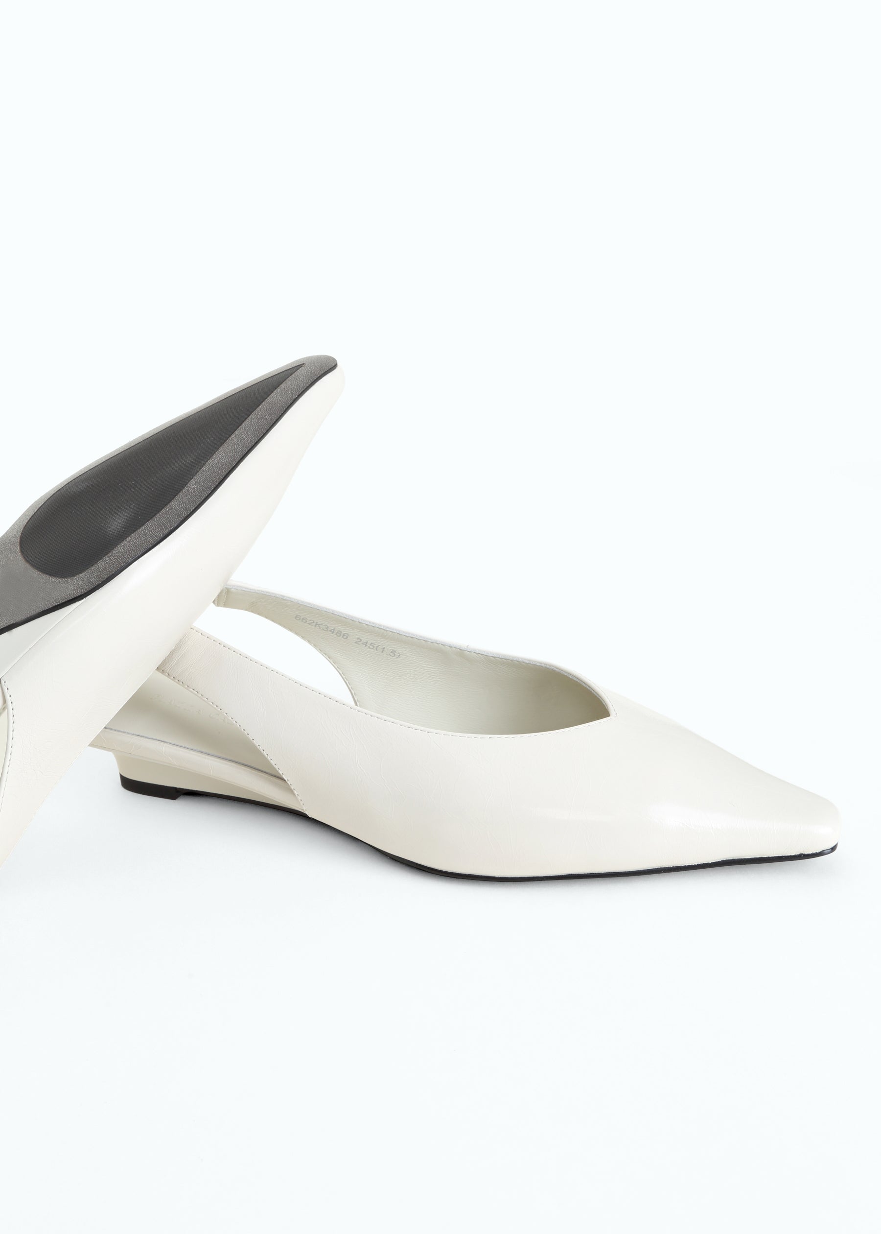 Prua Pointed Slingback Flat