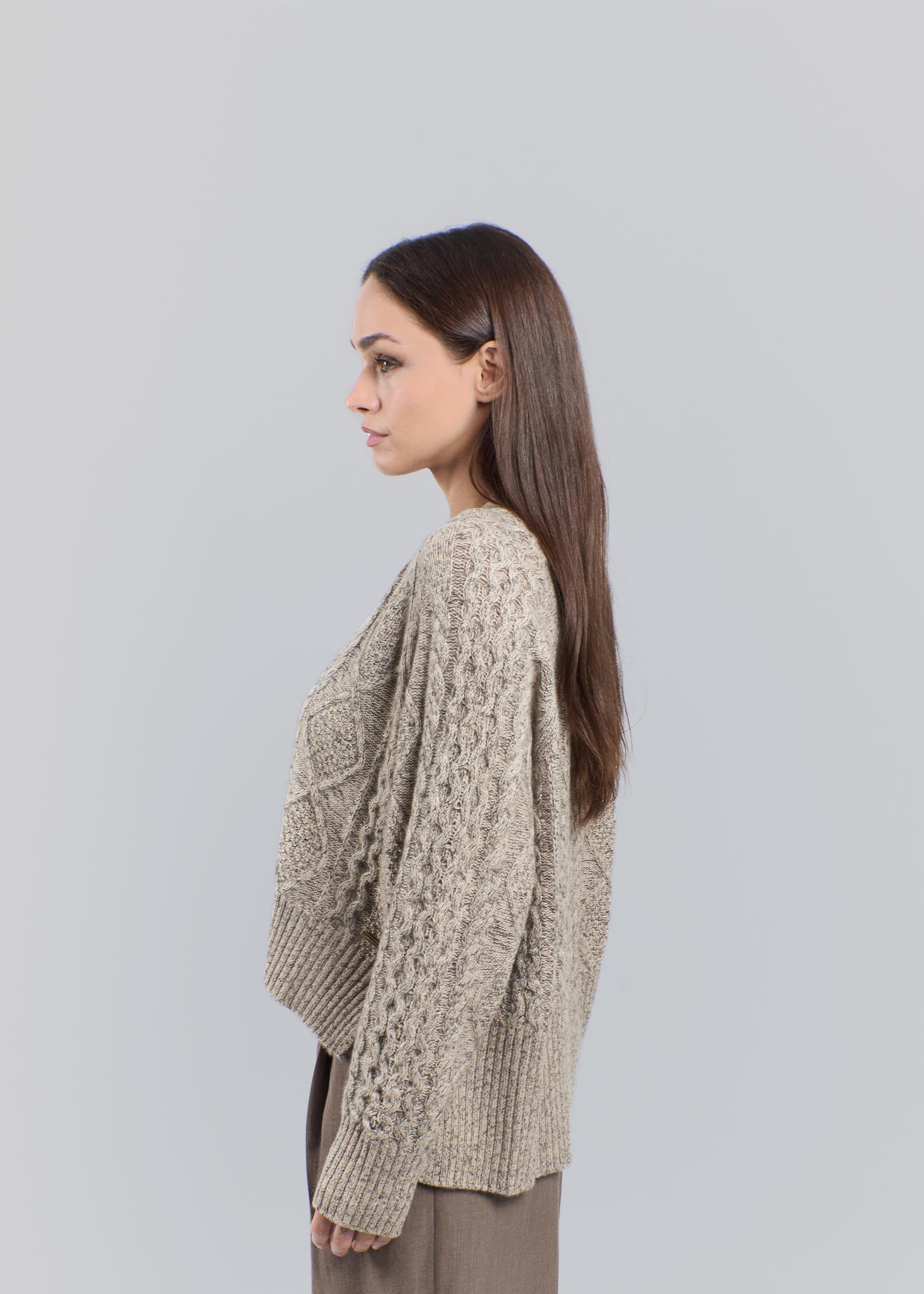 Cardigan in puro cashmere con scollo a V