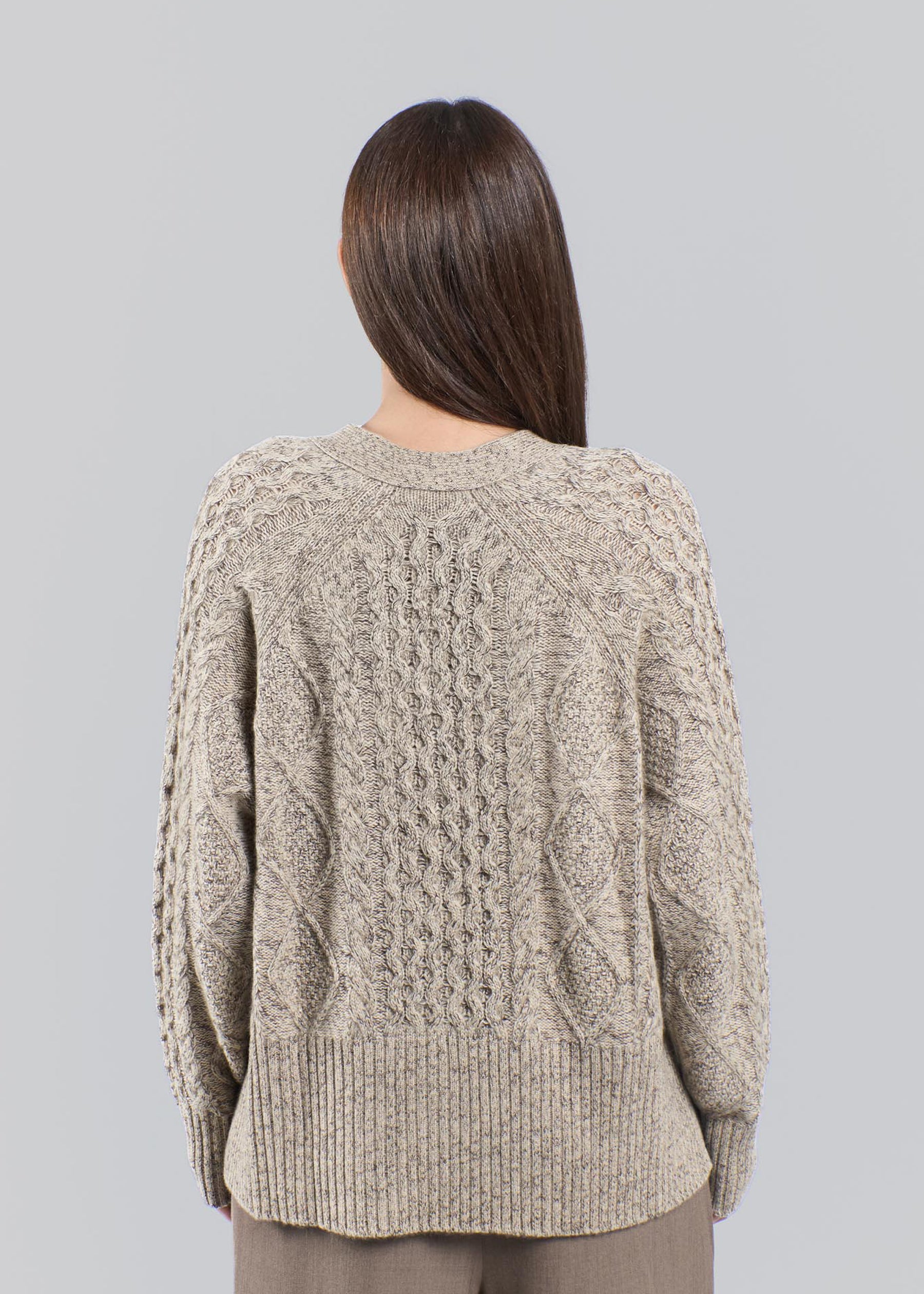 Cardigan in puro cashmere con scollo a V