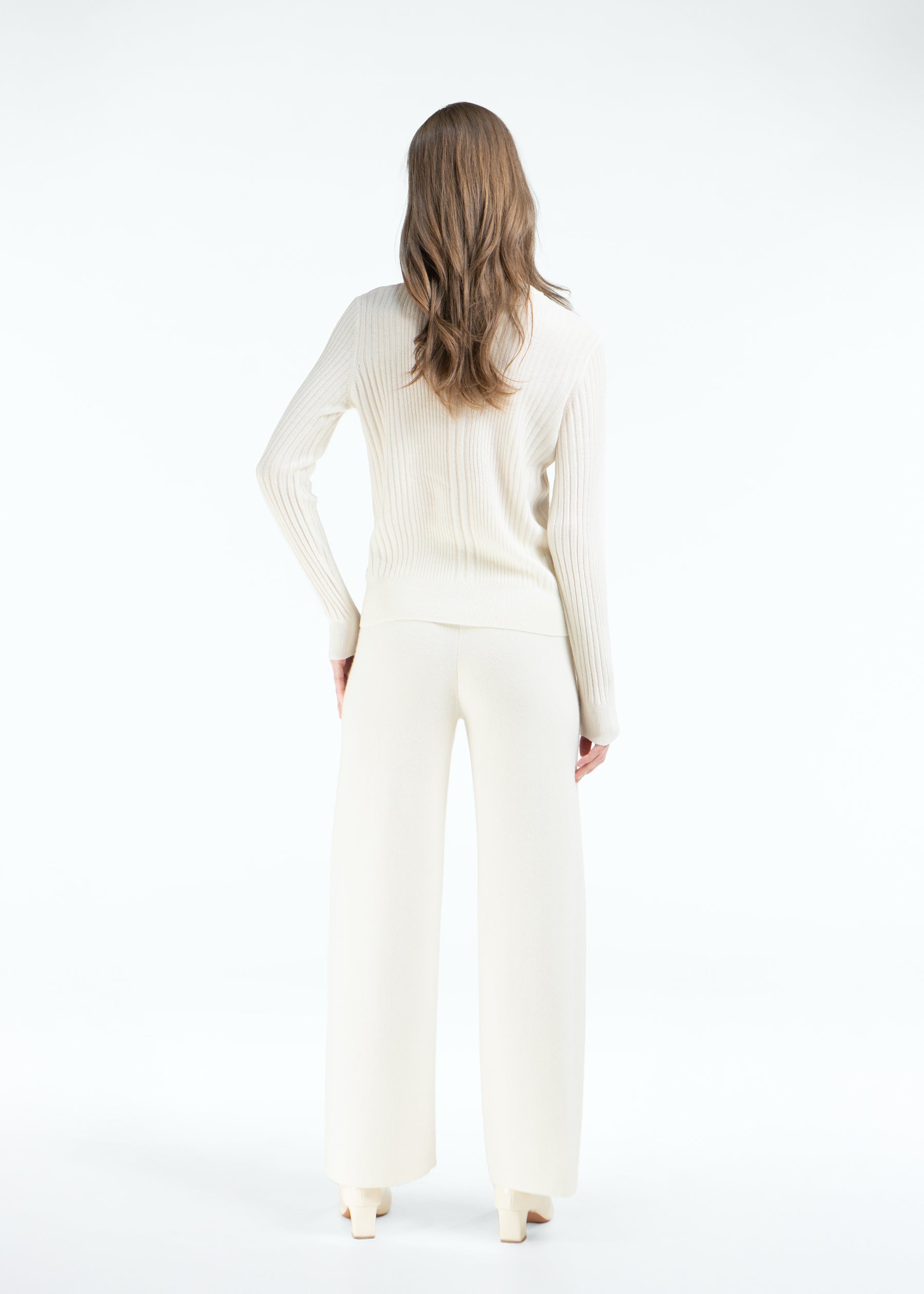 Stellara Ribbed Round Neck Cashmere Jumper