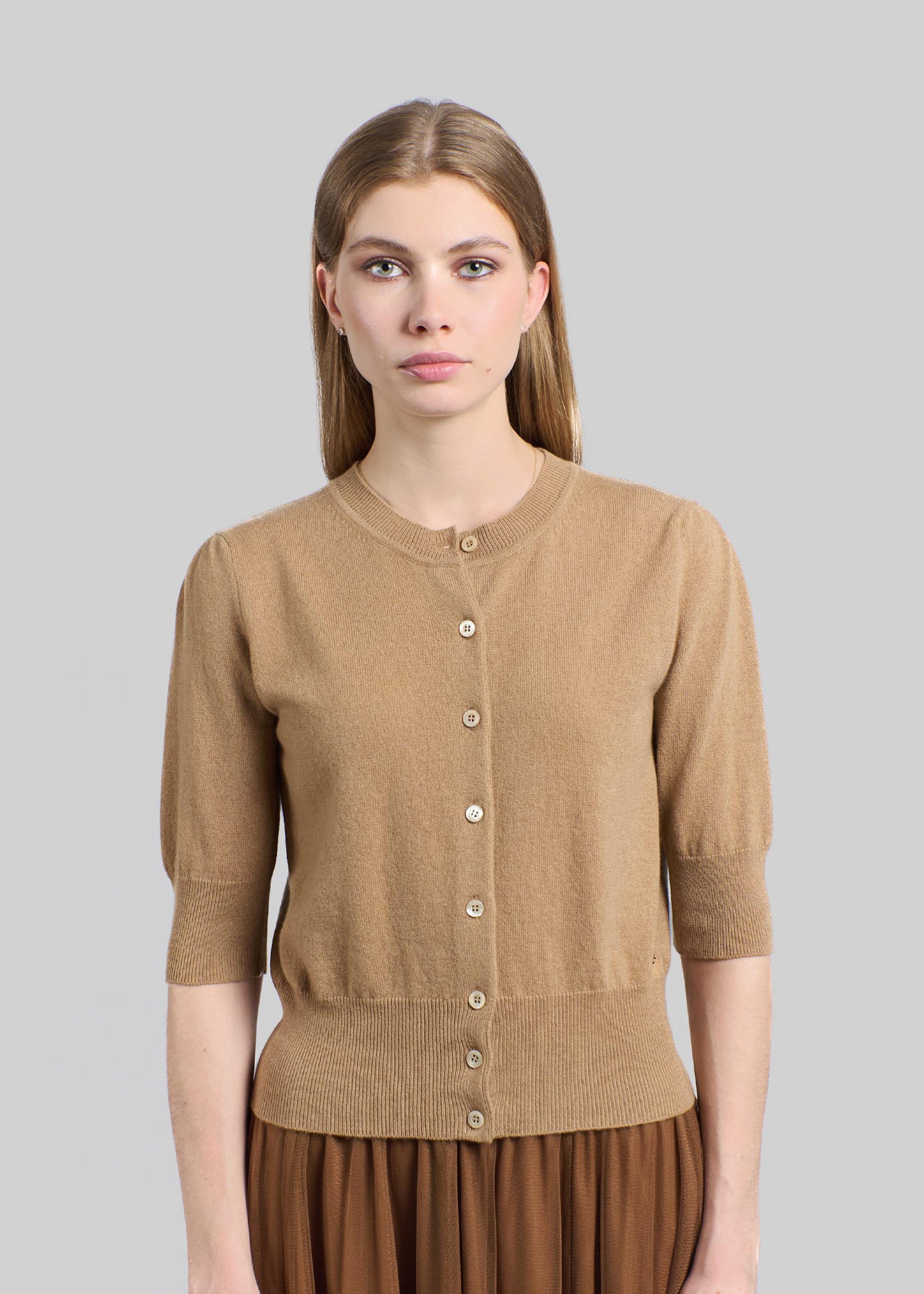 Cardigan in cashmere a girocollo con maniche medie