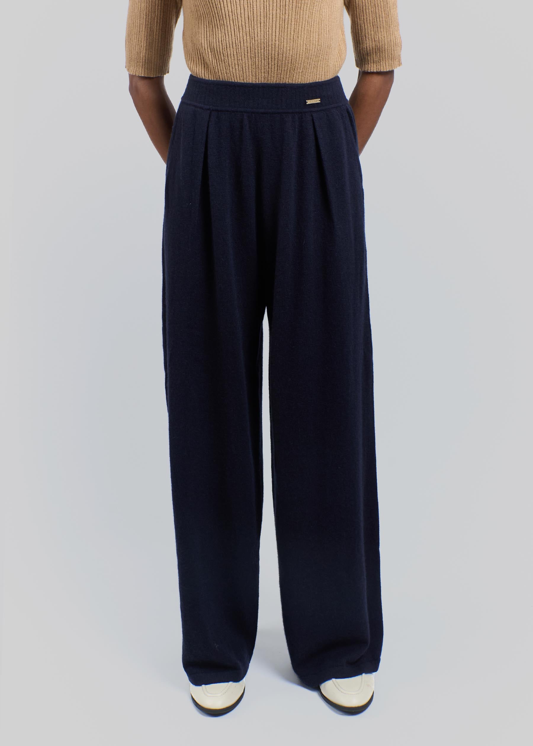 Pantaloni in Cashmere con Pinces